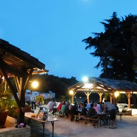 別荘 Domaene Mit Jacuzzi By Interhome *