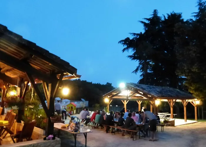 度假居 Domaene Mit Jacuzzi By Interhome *