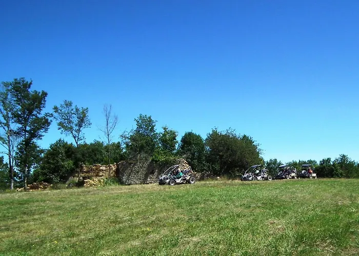 Domaene Mit Jacuzzi By Interhome 別荘 *